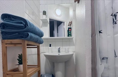 Saint-Quentin Apartment | Joli Duplex Tout Équipé Centre-ville Wifi Gratuit Netflix 1/2 Pers