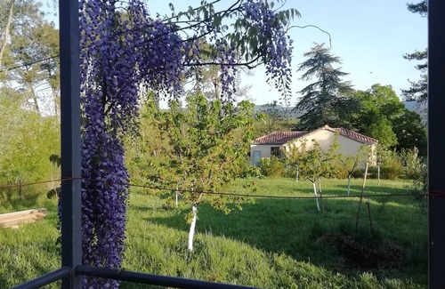 Lablachere Apartment | Joli Gite au Calme sur Jardin Arboré.animaux de Compagnie Acceptés