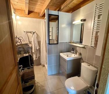 Mudaison Apartment | Joli Mas duplex Piscine Parking privé