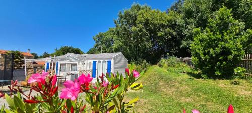 Saint-Michel-Mont-Mercure Other | Joli Mobil-Home avec terrain terrasse 10min du Puy duFou