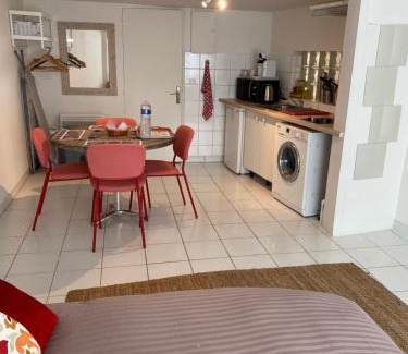 Saint-Arnoult-en-Yvelines Apartment | Joli studio en centre ville