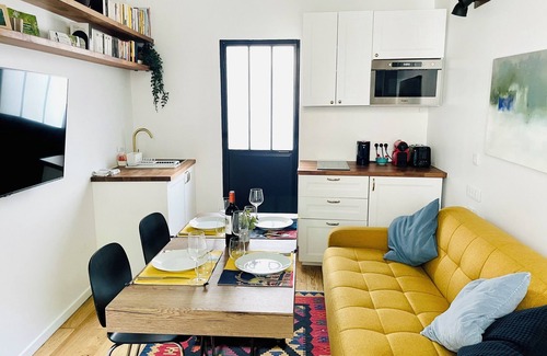 Marly-le-Roi Apartment | Joli Studio at the Marly-le-Roi Historical Center