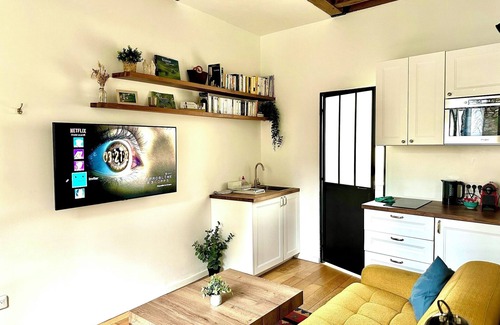 Marly-le-Roi Apartment | Joli Studio at the Marly-le-Roi Historical Center