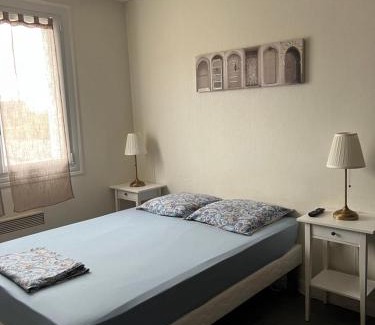 Moulins Apartment | Joli studio avec parking privé, bien situé