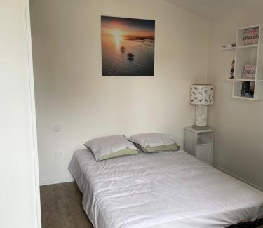 Biganos Apartment | joli studio neuf tout equipé, wifi