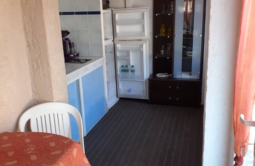 Pignans House | Joli T1 Avec Piscine et Parking Privé