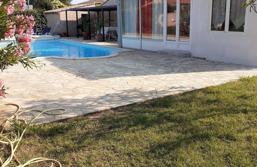 Pignans House | Joli T1 Avec Piscine et Parking Privé