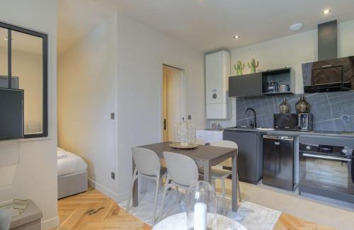 Champagne-au-Mont-d'Or Apartment | Joli T1 pour 4, Champagne, Monts d'Or, Lyon