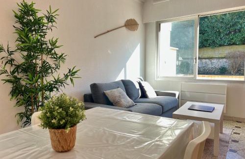 Saint-Cyr-l'Ecole Apartment | Joli T2 47m2 au calme absolu, à 2 pas de la gare avec parking privé