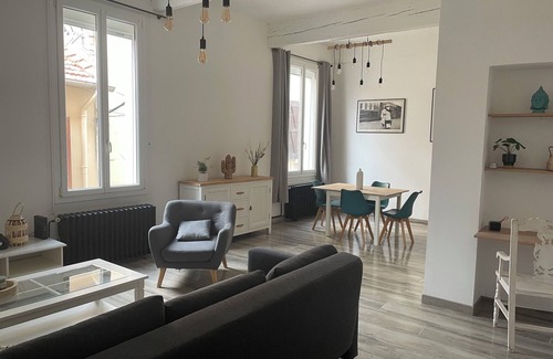 Meze Apartment | Joli T2 Dans le Centre de Mèze
