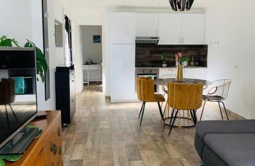 Pegomas Apartment | Jolie Appartement Rez de jardin