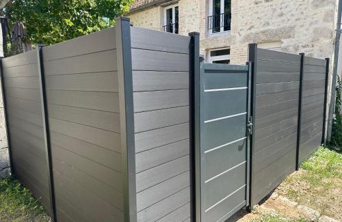 Briare Apartment | JOLIE MAISON AVEC JARDIN PRIVE DANS LE CENTRE VILLE DE BRIARE