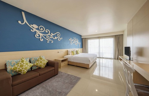Krathum Baen Hotel | Jolly Suites Petkasem