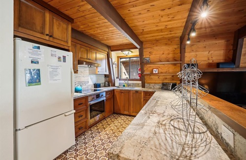 Lake Forest House | Jollymour's Homey Dollar Point Cabin