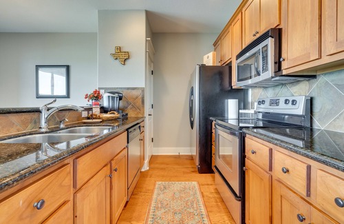 Jonestown Condo | Jonestown Condo on Lake Travis w/Community Pool!