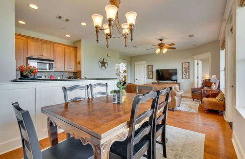 Jonestown Condo | Jonestown Condo on Lake Travis w/Community Pool!
