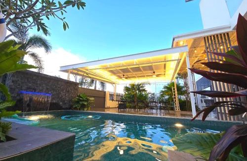 Taman Mahajaya House | Jonker Street New Cozy Home 20pax Swimming Pool Karaoke