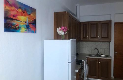 Loutraki Apartment | Jonny O, apartment by the sea