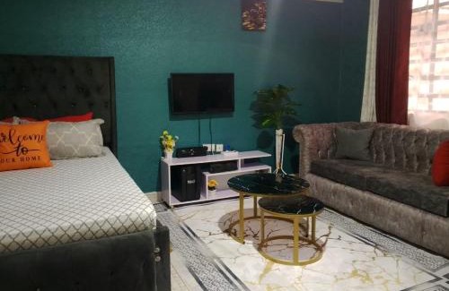 Nairobi Bed & Breakfast | Joo's studio in donholm along spine road