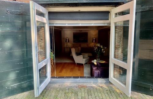 Grachtengordel-West Bed & Breakfast | Jordan Canal Studio