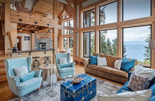 Juan de Fuca Electoral Area House | Jordan river kelp bed beach house