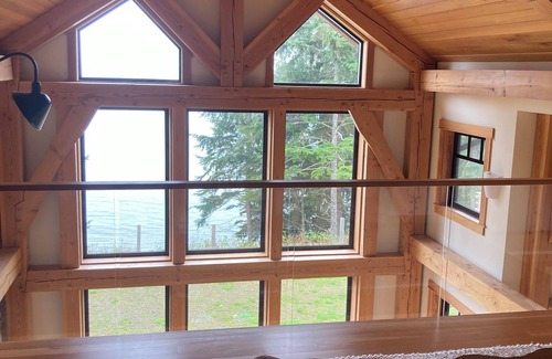 Juan de Fuca Electoral Area House | Jordan river kelp bed beach house
