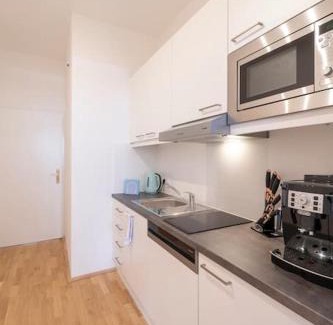 Kaisermuhlen Apartment | josef's home I Comfort Apartment I UNO-City, VIC