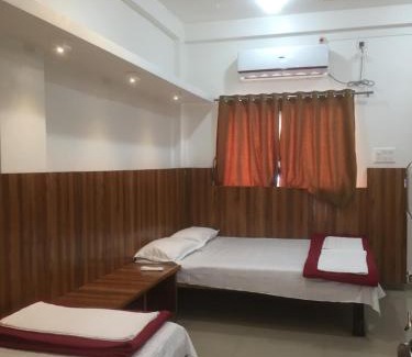 Shirol Hotel | Joshi Yatri Niwas