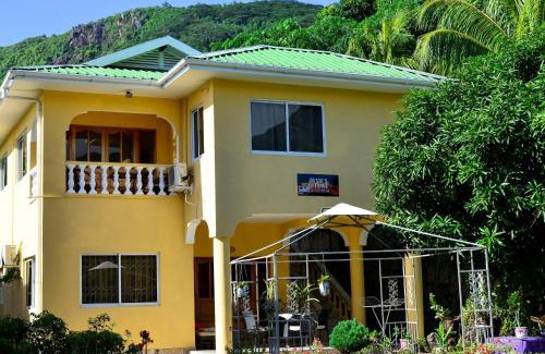 Mare Anglaise Apartment | Josies Cottage