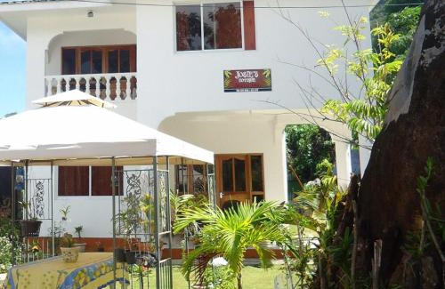 Mare Anglaise Apartment | Josies Cottage