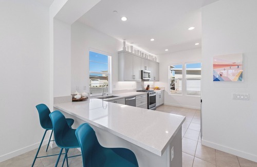 Palm Springs House | Joules @ The Lumen - Saltwater Pool, Spa, Fire Pit, BBQ, Tesla Charger