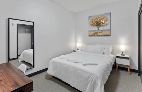 Westown Apartment | Journal Commons 335 · Modern Luxury 1BR w/ view of Fiserv Forum