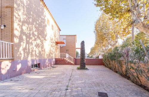 Castello d'Empuries Ski Chalet | Jouvacations Villa 3 Freser con piscina compartida