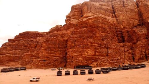 Wadi Rum Bed & Breakfast | joy of life Camp