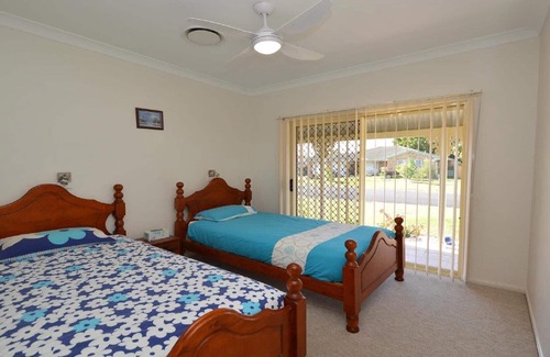 Yamba House | Joycewin close to Crystal Waters Boat Ramp