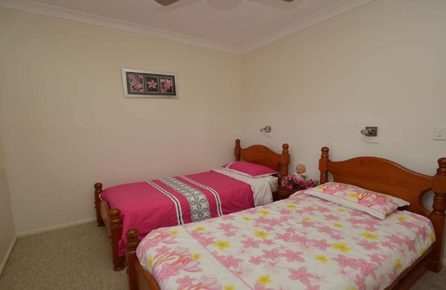 Yamba House | Joycewin close to Crystal Waters Boat Ramp