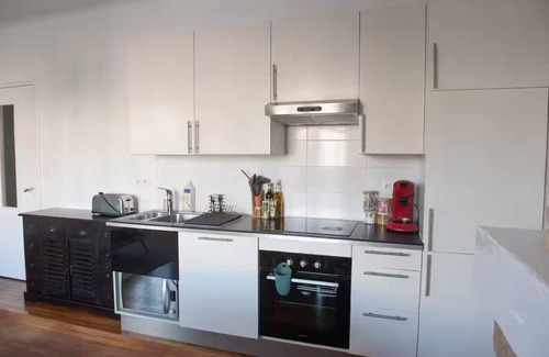 Rive Droite Apartment | Joyeux apartment with private parking