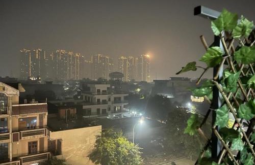 Sector 70 Hotel | JPM Suites Noida 70