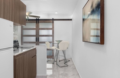 Isla Verde Apartment | JR ONE BR ESJ TOWERS! HIGH FLOOR,VIEW LOCATION!