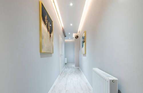 Inner City Budapest Apartment | JS Modern Downtown Studios-Self Check-in