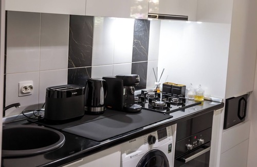 Sector 3 Apartment | JSN House - Private Parking & Premium Services