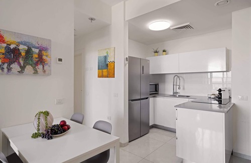 Nachlaot Apartment | JTower 1BDM, Balcony - Isrentals