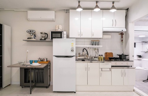 Jongno Apartment | JTS Tailored Service Studio near Hyehwa Station