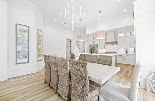 San Juan House | Juan Fine Day | Sleeps 18 | Heated Pool + Golf Cart | Exclusive Bonfires