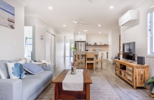 Yeppoon House | Judez Place - Central, modern Townhouse