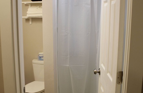 Atlantic House | Judkins Guesthouse (Close to Downtown)