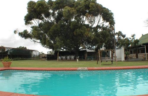 Vredenburg House | Juffroushoogte Gaste Plaas