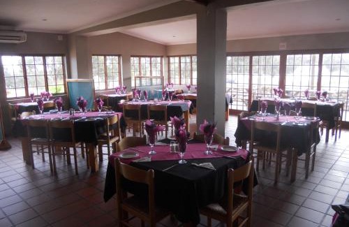 Vredenburg House | Juffroushoogte Gaste Plaas