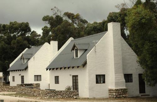 Vredenburg House | Juffroushoogte Gaste Plaas