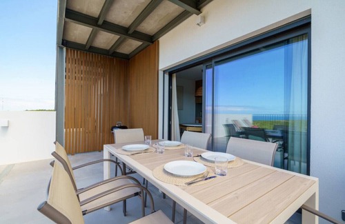 Barril de Cima Apartment | Julião Beach House in Carvoeira